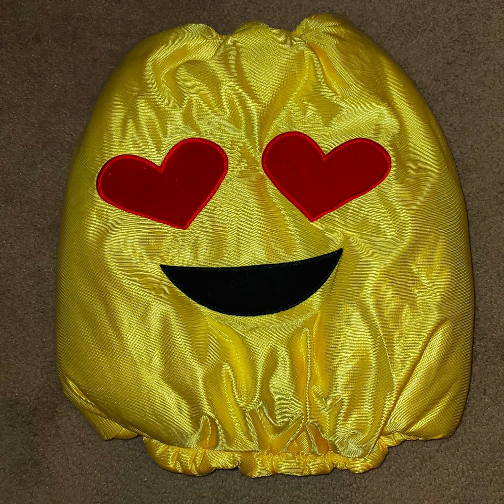 🌻5 for 25🌻Heart eye emoji😍 Dog Costume